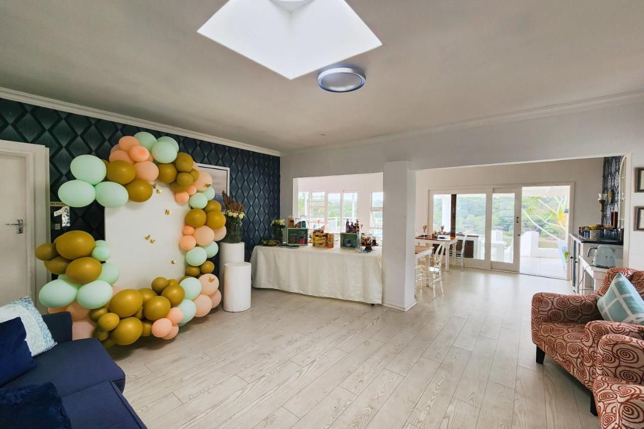 Blue'S Guest House - East London Bonza Bay Bagian luar foto