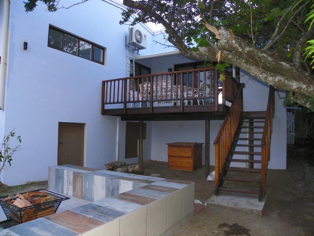 Blue'S Guest House - East London Bonza Bay Bagian luar foto