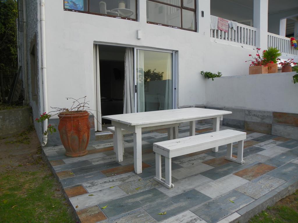 Blue'S Guest House - East London Bonza Bay Bagian luar foto