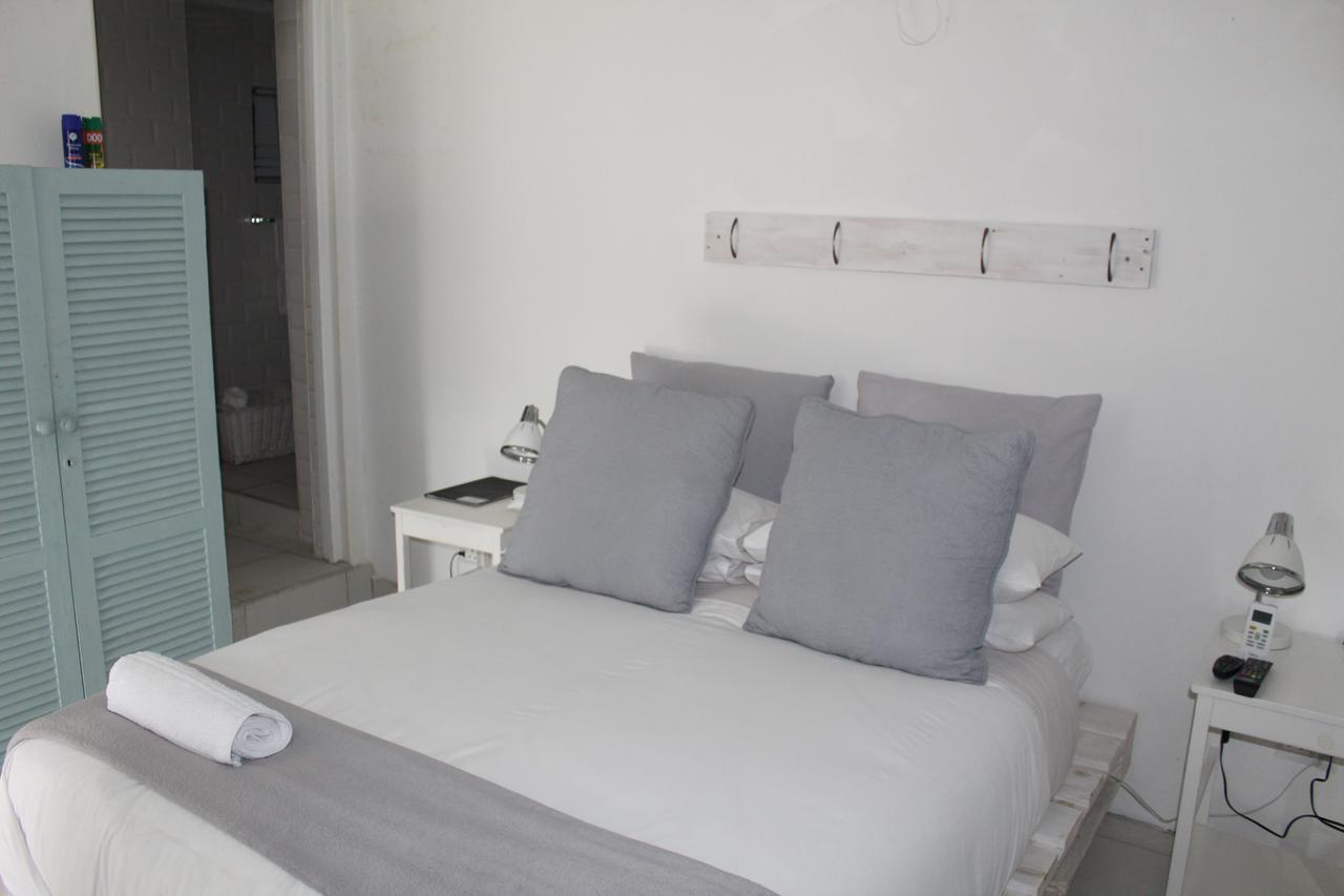 Blue'S Guest House - East London Bonza Bay Bagian luar foto