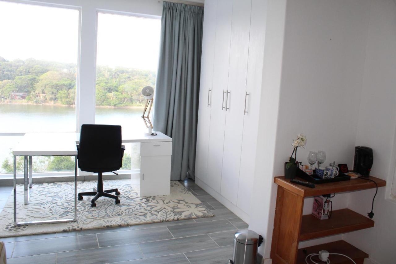 Blue'S Guest House - East London Bonza Bay Bagian luar foto