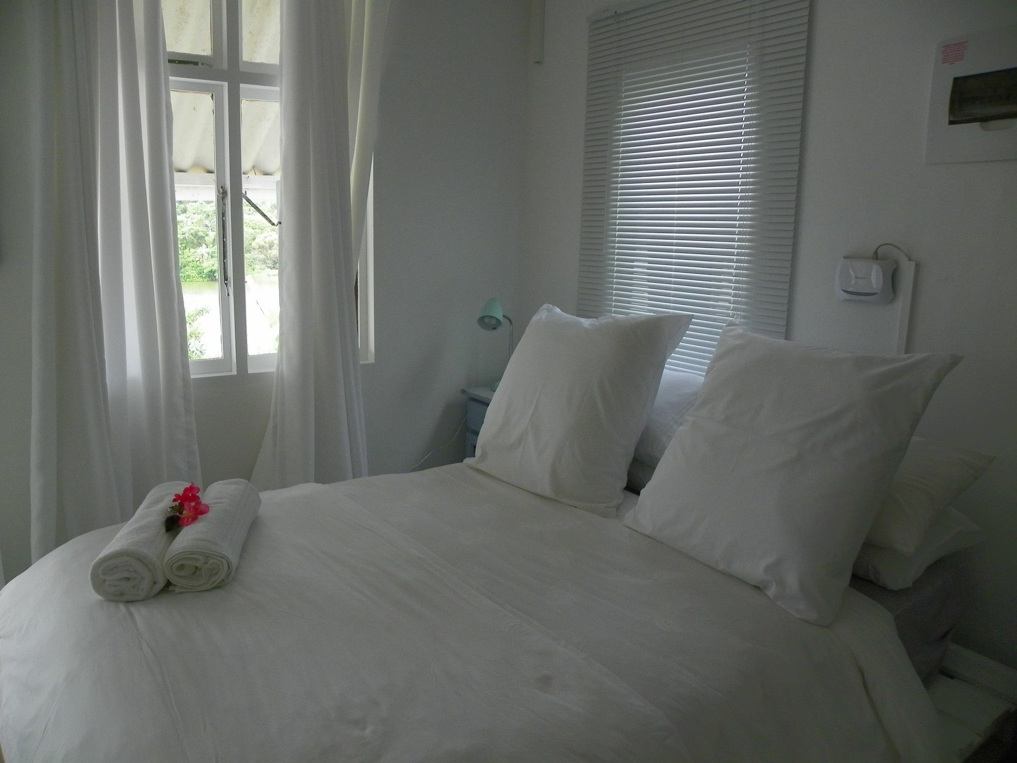 Blue'S Guest House - East London Bonza Bay Bagian luar foto