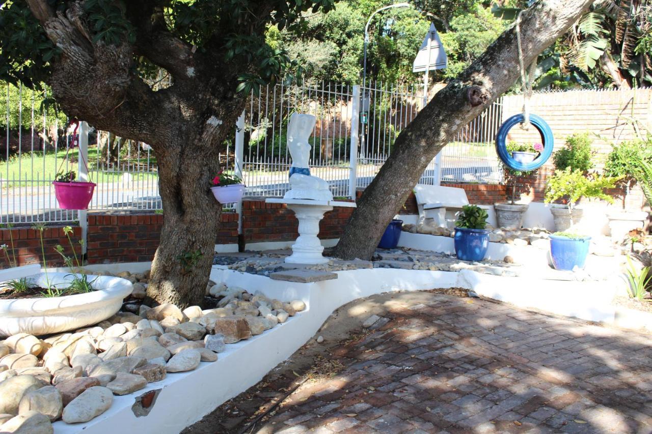 Blue'S Guest House - East London Bonza Bay Bagian luar foto